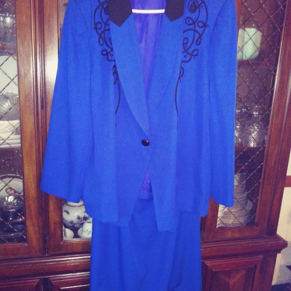 2 piece embroidered  dress suit